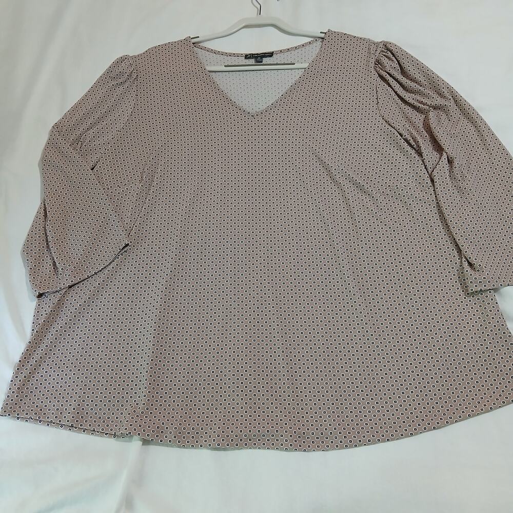 Adrianna Papell 3X Taupe small dot print 3/4 sleeve a line top small v neck